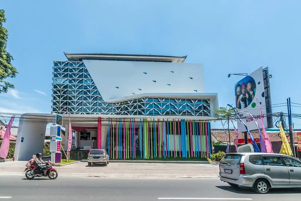 Hotel Zen Premium Kuta Raya
