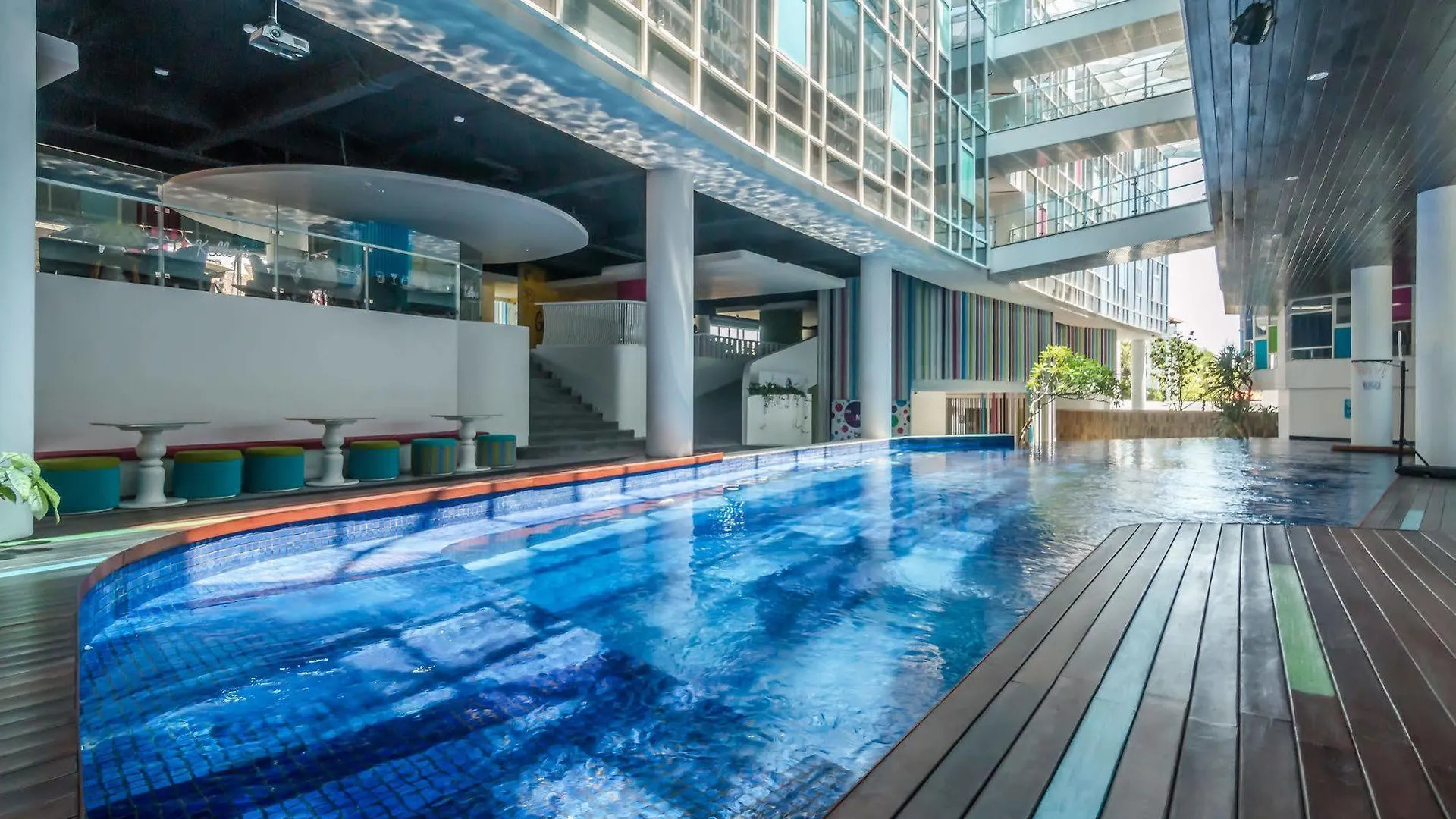 Zen Premium Kuta Raya Hotel